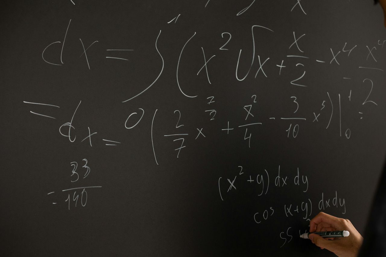 Mastering LaTeX Alignment: Text, Tables, and Multiline Equations
